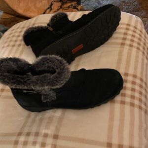 KHOMBU Women's Black Fur-Lined Boots